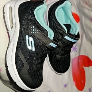 Sketchers girl size 10